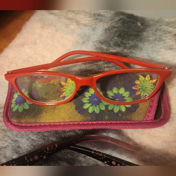 Bundle of reading glasses - Picture 9 of 9